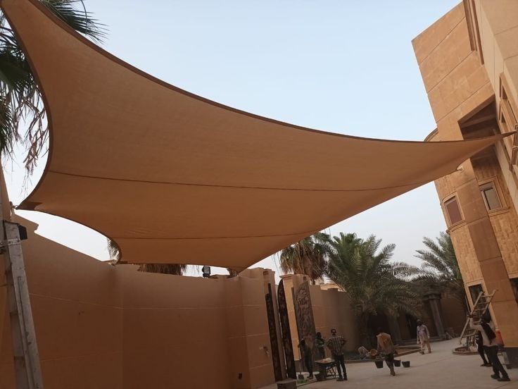 مظلات سيارات