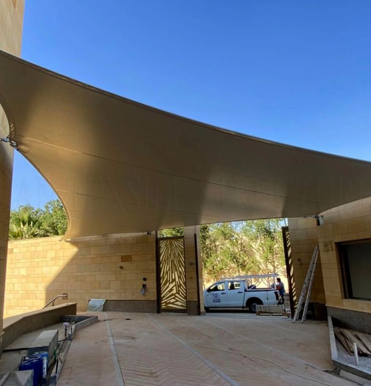 مظلات سيارات